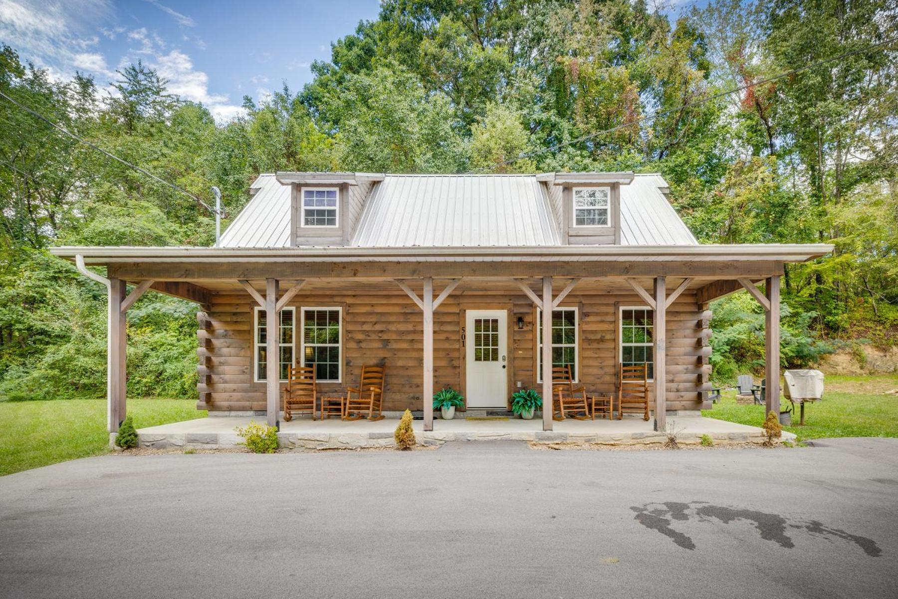 Bear Clubhouse Hot Tub, 1Mile From The Parkway, 900 In Free Tickets! Villa Pigeon Forge Exterior photo